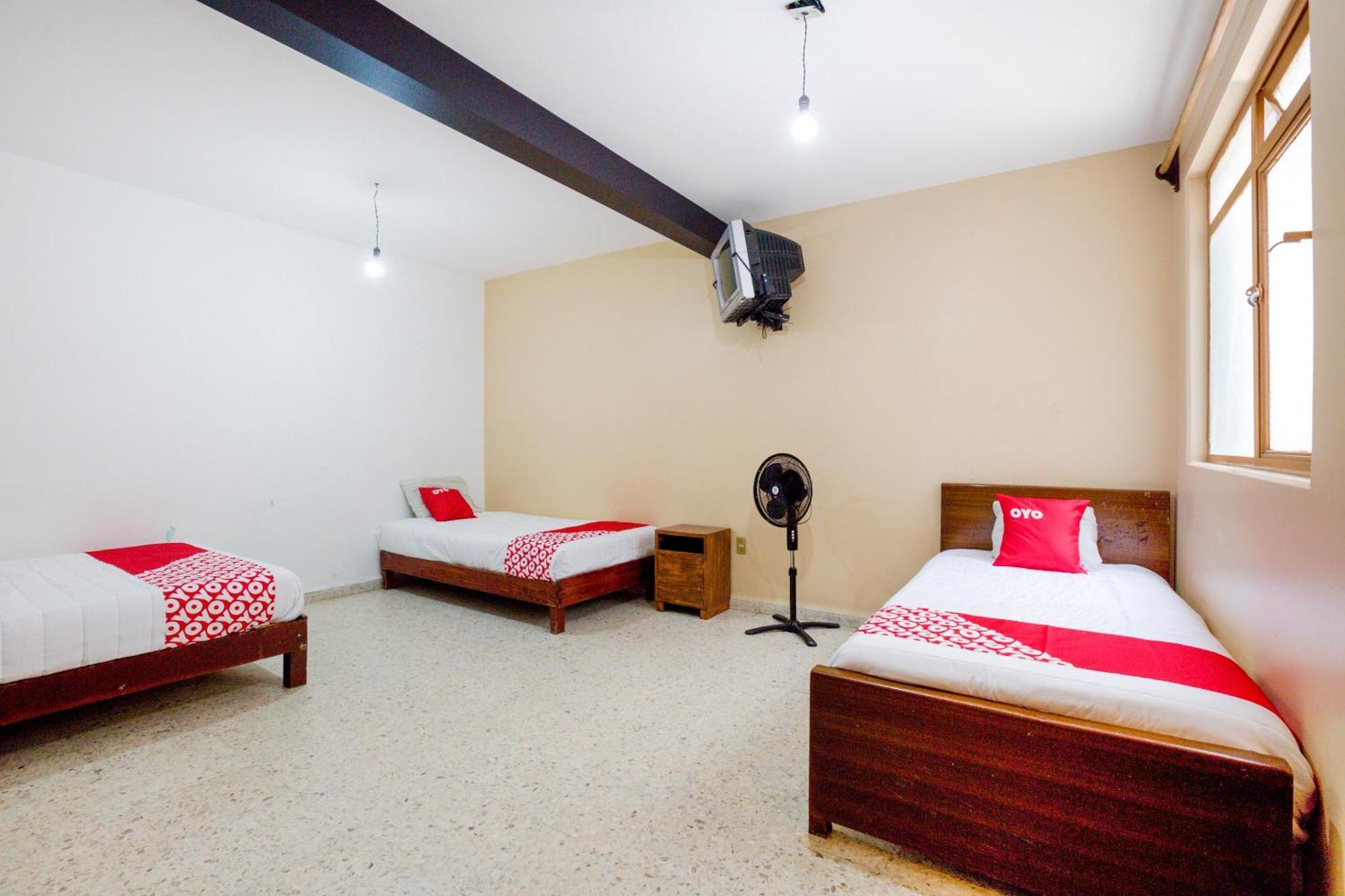 Oyo Hotel Emperador, Oaxaca Екстер'єр фото