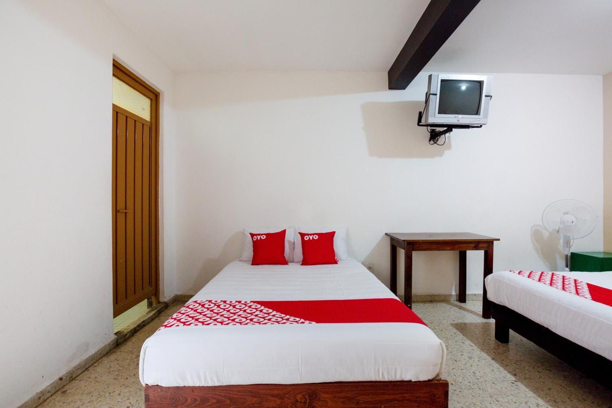 Oyo Hotel Emperador, Oaxaca Екстер'єр фото