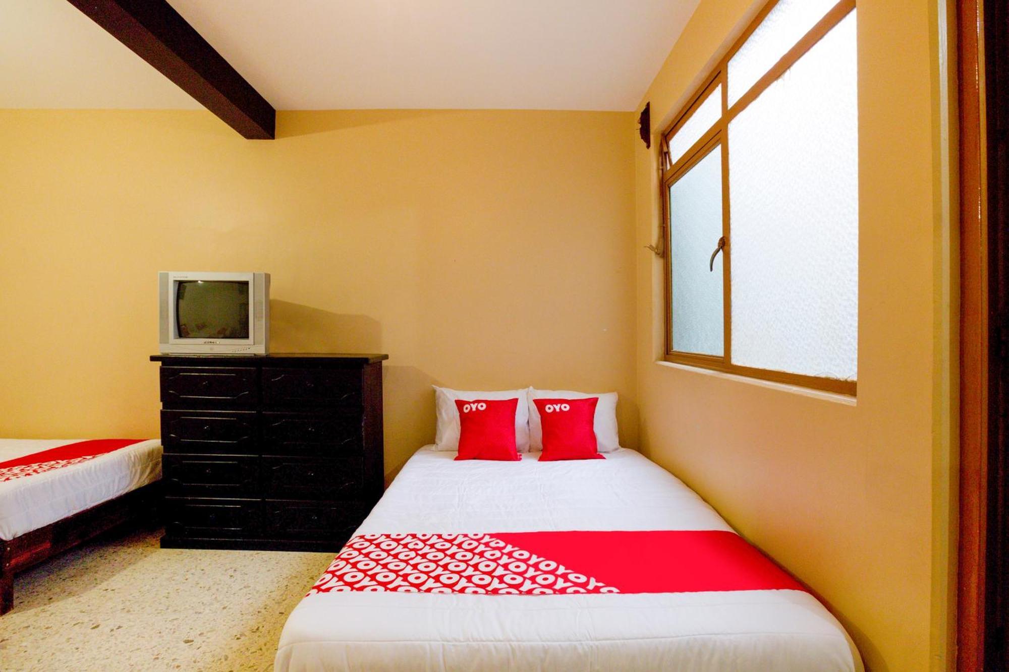 Oyo Hotel Emperador, Oaxaca Екстер'єр фото